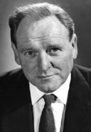 Bernard Lee