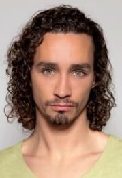 Robert Sheehan